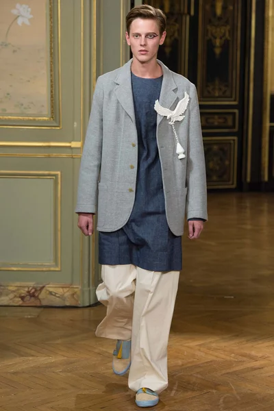 Look 11